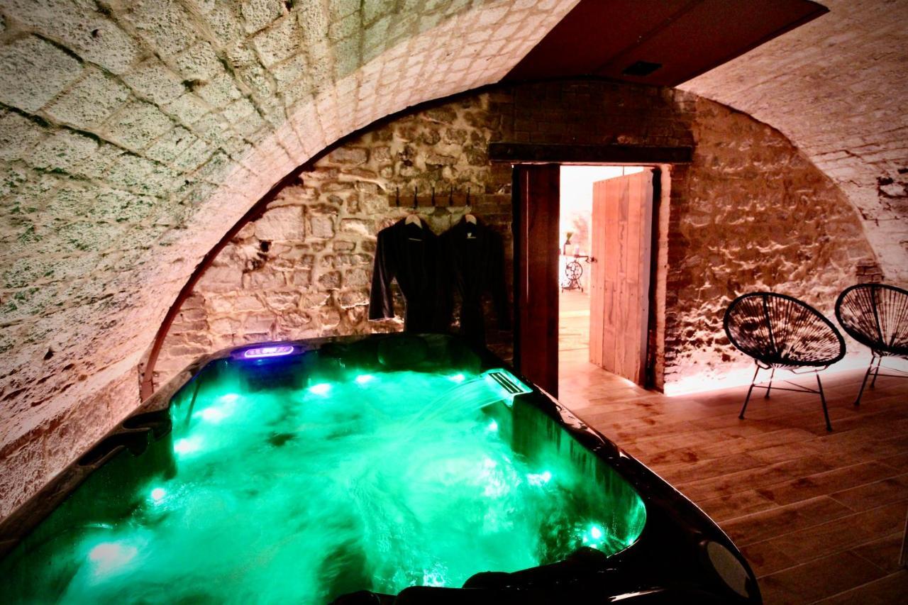 Spa Gaalor***** - Jacuzzi & Sauna A Руан Екстер'єр фото