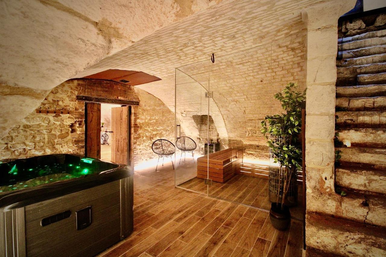 Spa Gaalor***** - Jacuzzi & Sauna A Руан Екстер'єр фото