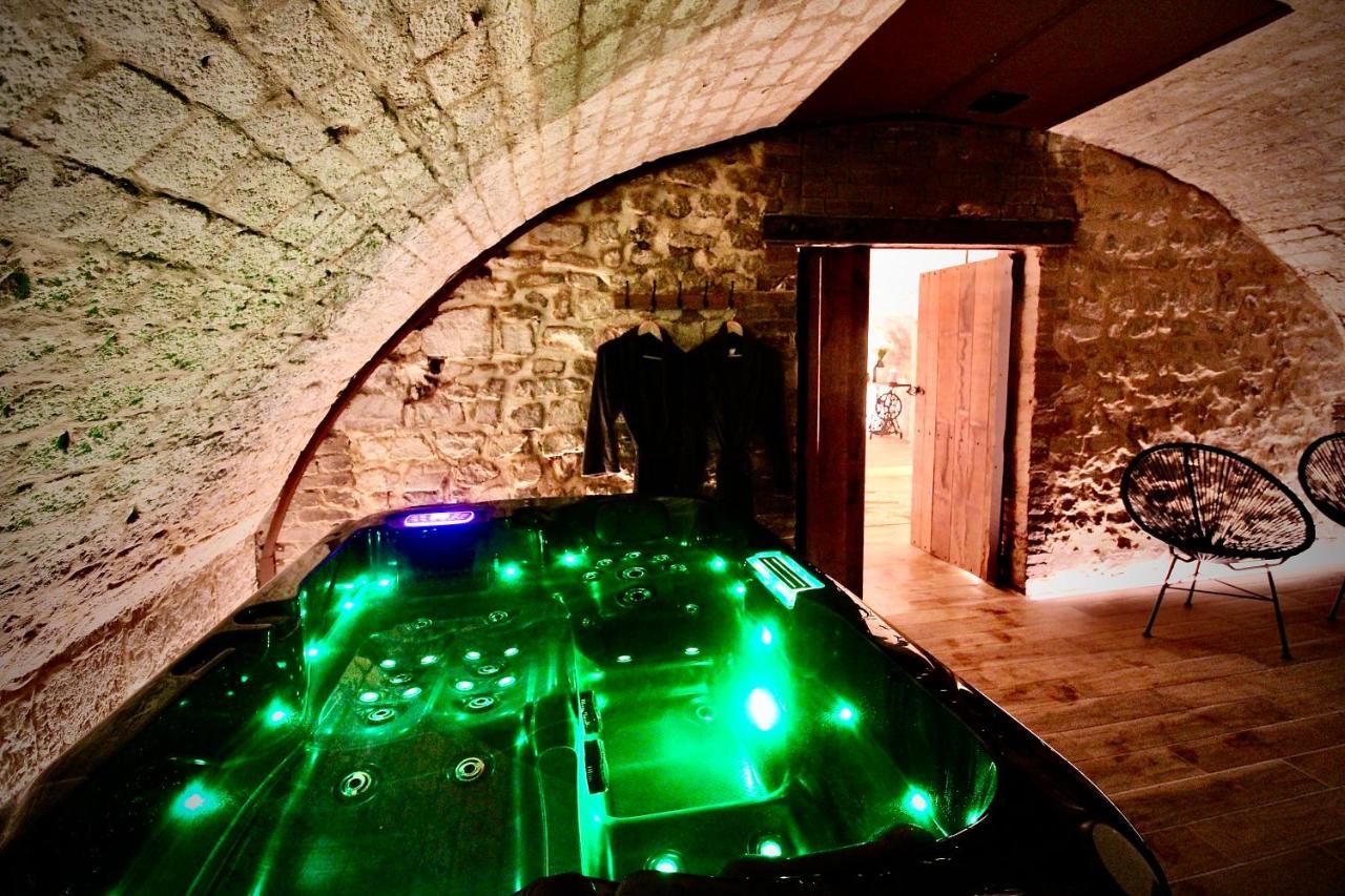 Spa Gaalor***** - Jacuzzi & Sauna A Руан Екстер'єр фото